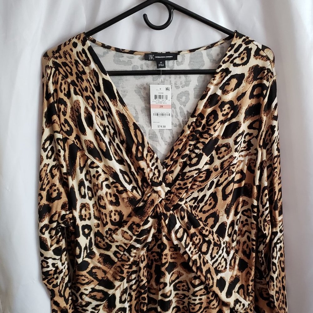 International Concept INC Brown Lepard print 2X, V-neck, 3/4 sleeve blouse, new.